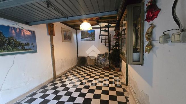 Box/posto auto in residenziale in Via Luigi Liguori 64