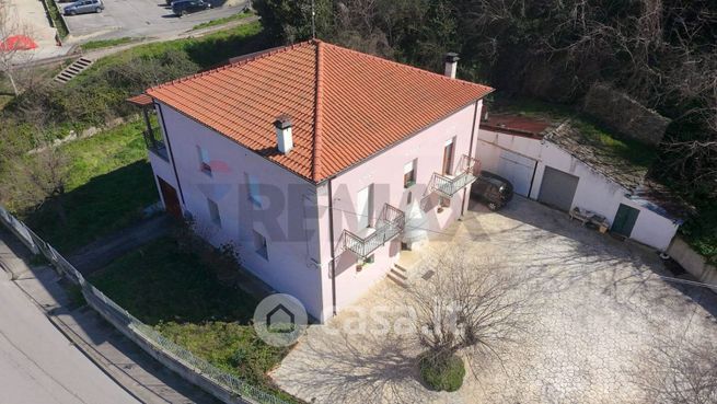 Casa indipendente in residenziale in Via Frisa 28