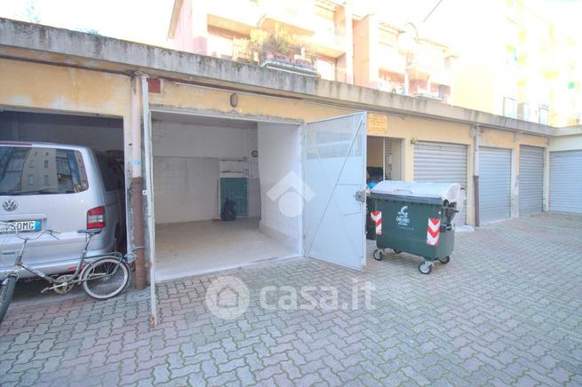 Garage/posto auto in residenziale in Via Vandalino 28