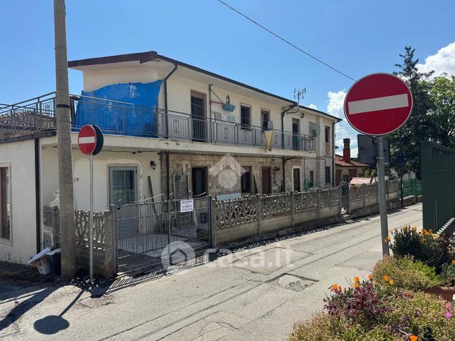 Casa indipendente in residenziale in Via Lago di Scanno 64