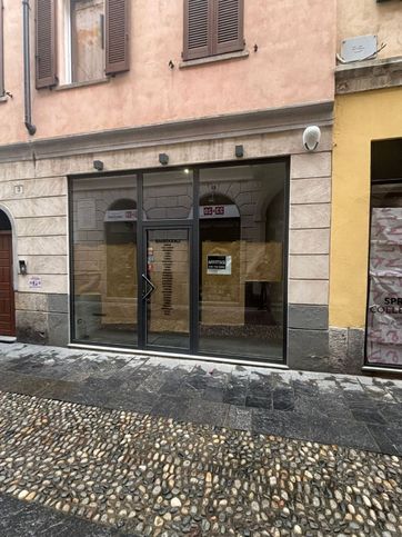 Attività/licenza (con o senza mura) in commerciale in Via San Martino Della Battaglia 3