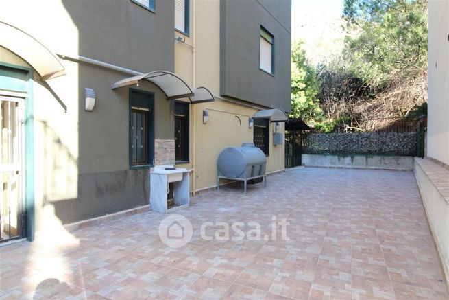 Appartamento in residenziale in Via Gaetano Costa 24