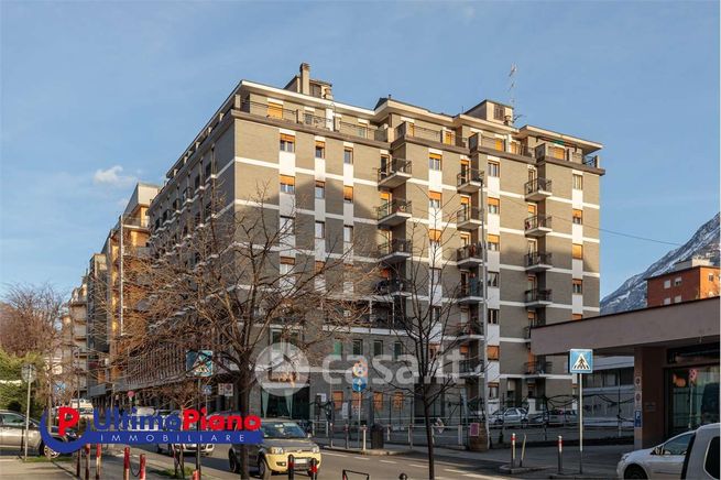 Appartamento in residenziale in Corso Saint-Martin-de-CorlÃ©ans 41