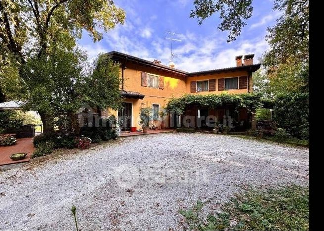 Villa in residenziale in 