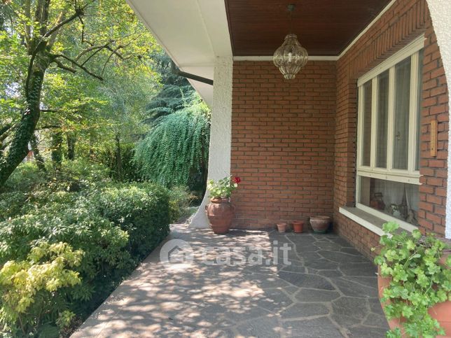 Casa bi/trifamiliare in residenziale in Via Sprelunga 26