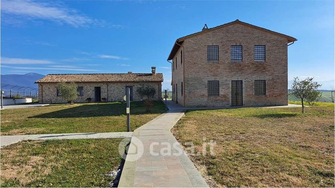 Rustico/casale in residenziale in 