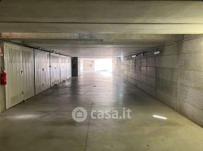 Box/posto auto in residenziale in Strada Genova