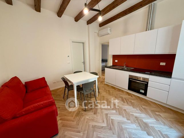 Appartamento in residenziale in Via San Vitale 106