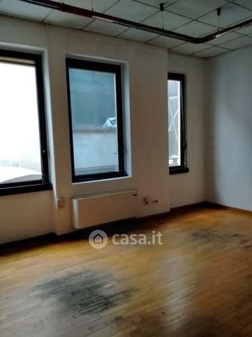 Ufficio in commerciale in Via Peschiera 20