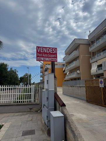 Box/posto auto in residenziale in Via Salvatore Prascina