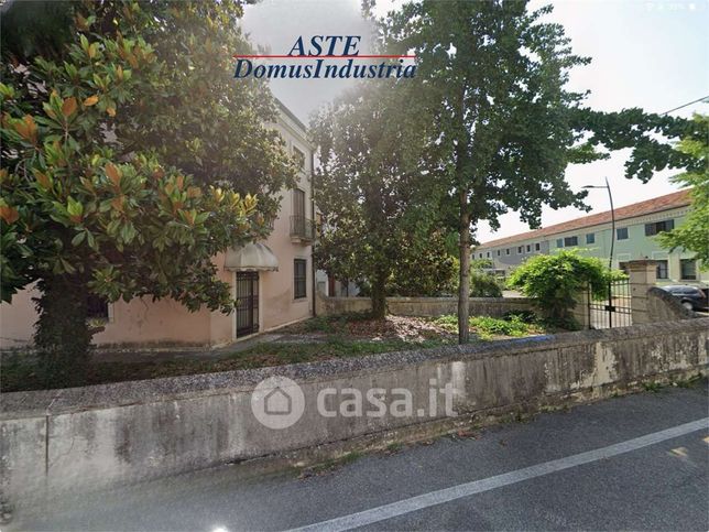 Casa indipendente in residenziale in Borgo Eniano 101