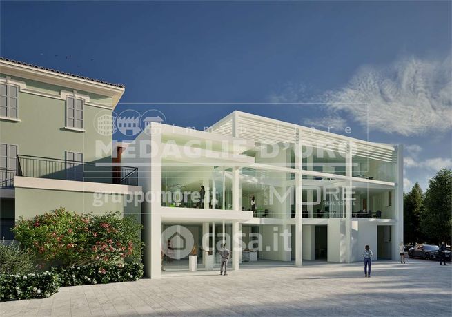 Ufficio in commerciale in Via Sant'Ambrogio