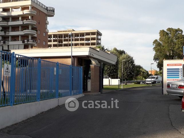 Garage/posto auto in residenziale in Via di Acilia 221