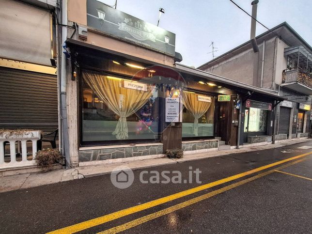 Attivitã /licenza (con o senza mura) in commerciale in Via Crocefisso 33