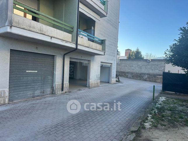 Garage/posto auto in residenziale in Via 1 Maggio 159