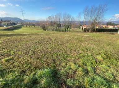 Terreno agricolo in commerciale in Via Cadernoldo