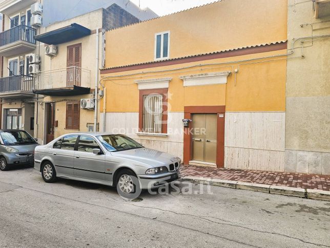 Casa indipendente in residenziale in Via Mazzini 139