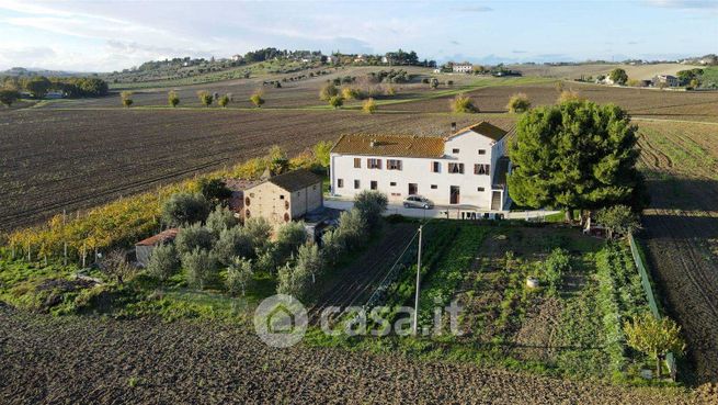 Rustico/casale in residenziale in 
