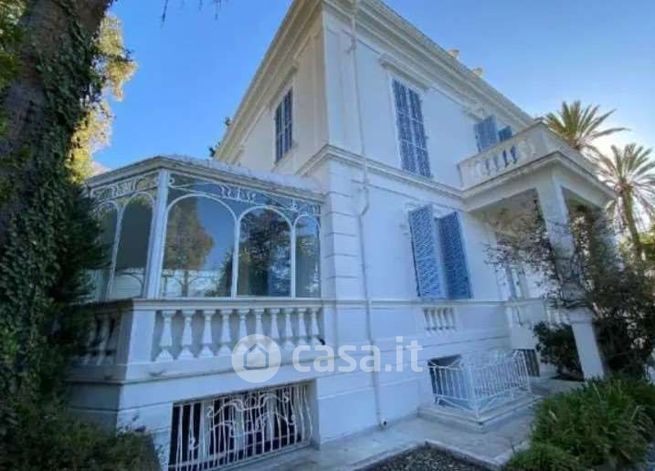 Villa in residenziale in Corso Garibaldi 35