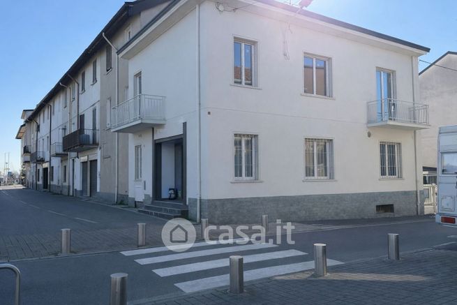Appartamento in residenziale in Piazza Monte Bianco 1