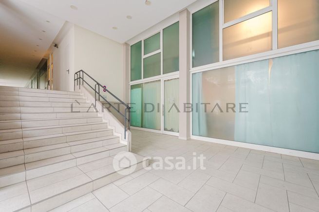 Attivitã /licenza (con o senza mura) in commerciale in Piazza Guglielmo Marconi 19