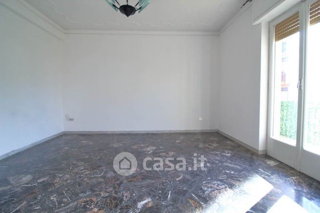 Appartamento in residenziale in Via Raffaele Comes