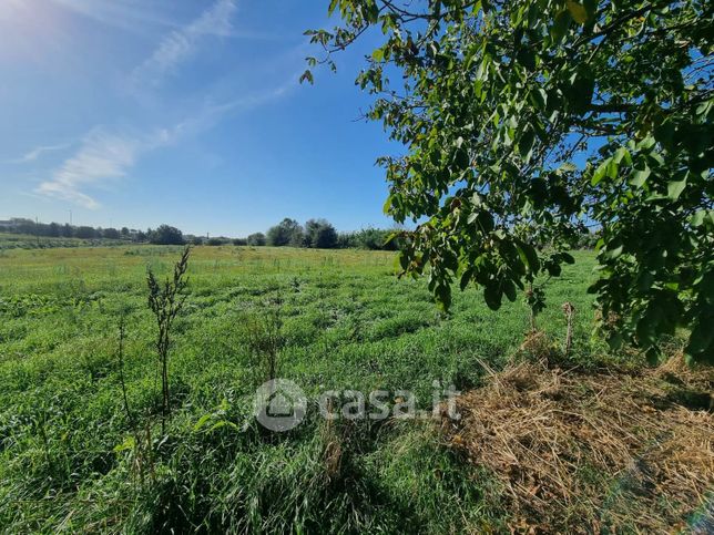 Terreno agricolo in commerciale in Via Coniugi Meluni