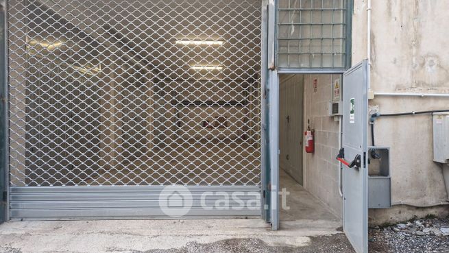 Garage/posto auto in residenziale in Via Lucrezia Romana