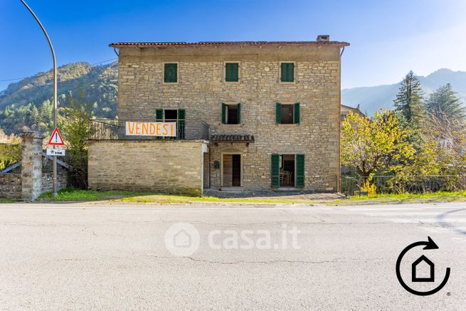 Casa indipendente in residenziale in Via Piane 2