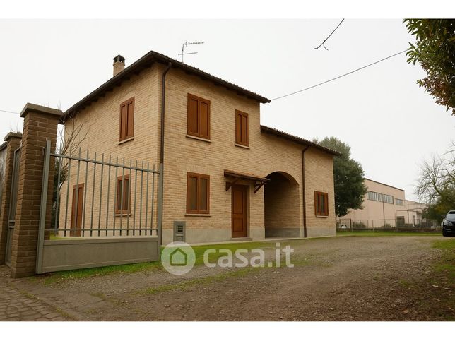 Casa indipendente in residenziale in 