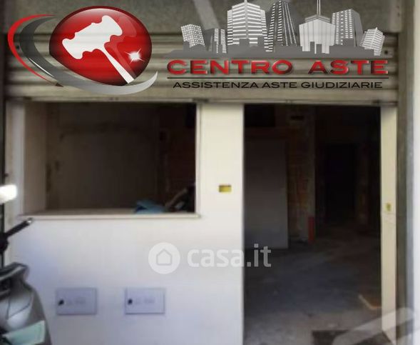 Box/posto auto in residenziale in Via Monsignor Nicola Di Zonno