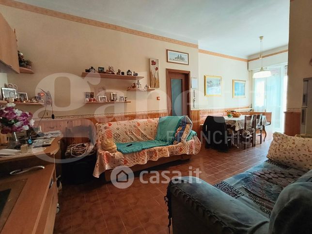 Appartamento in residenziale in Via Monte Rocca 30