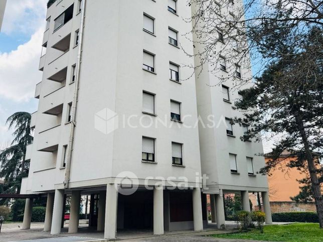 Attico/mansarda in residenziale in Via Emilia Ponente 250