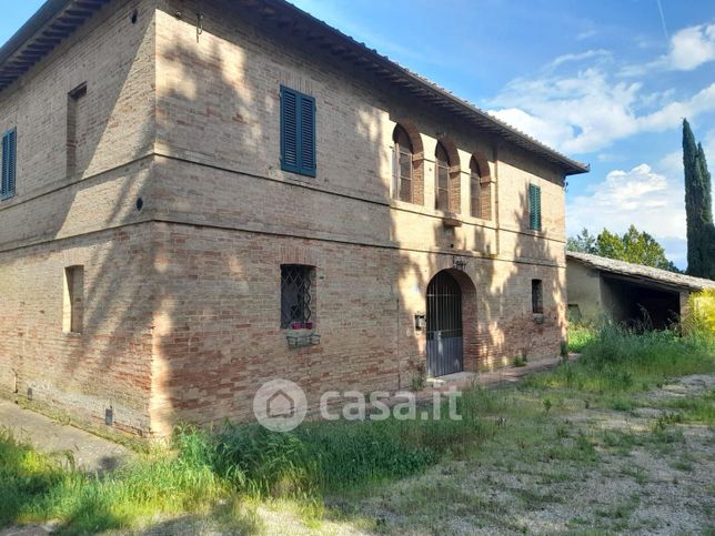 Rustico/casale in residenziale in 