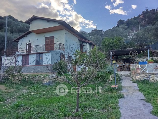 Casa indipendente in residenziale in Via Sant'Agata 99