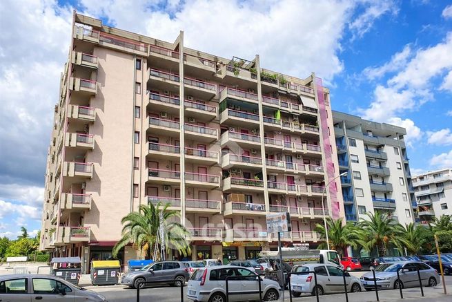 Appartamento in residenziale in Viale Candelaro 13