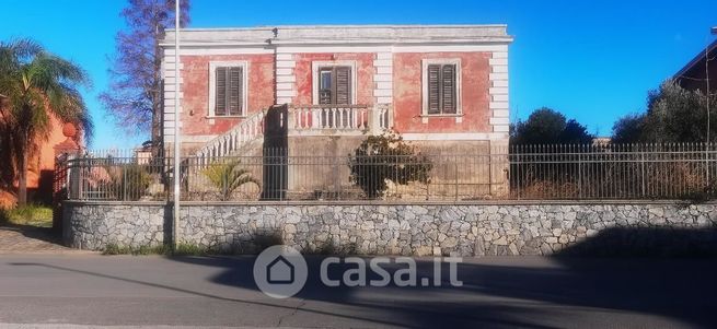 Casa indipendente in residenziale in Via San Paolino 63