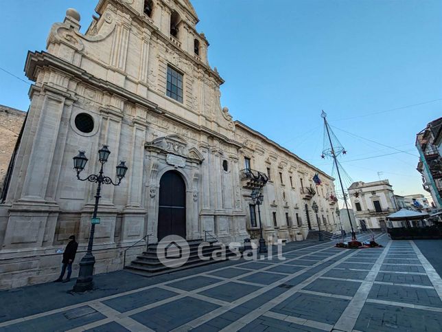 Casa indipendente in residenziale in 