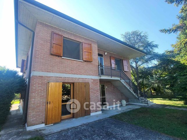 Villa in residenziale in Via Polina 24