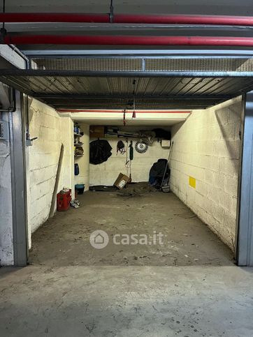 Box/posto auto in residenziale in Via Allumiere 40