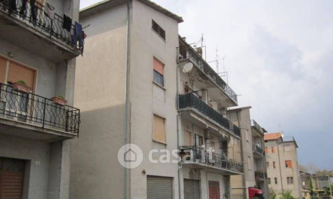 Appartamento in residenziale in Via B.Corce 12