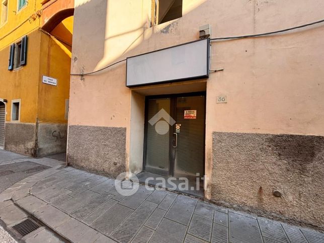 Capannone in commerciale in Via Trento 36