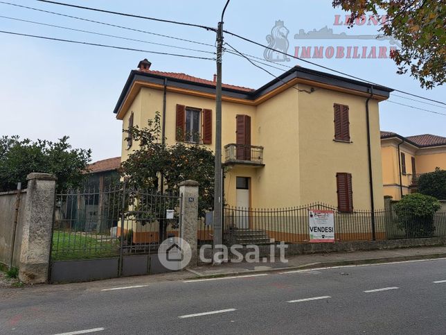 Casa indipendente in residenziale in Viale Cremona