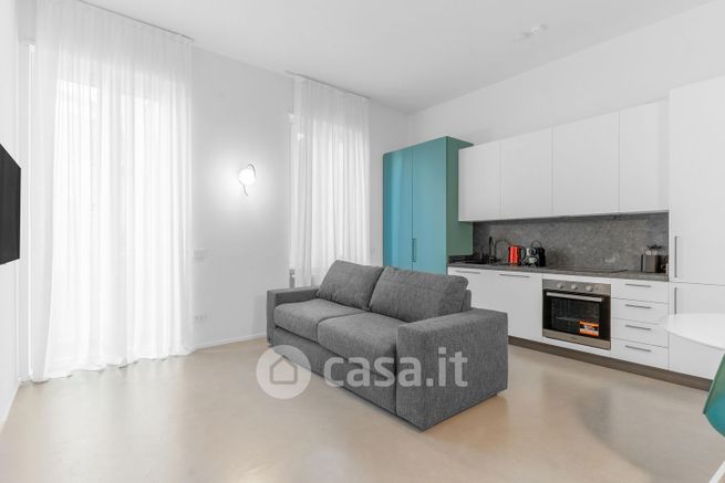 Appartamento in residenziale in Via Errico Petrella 6