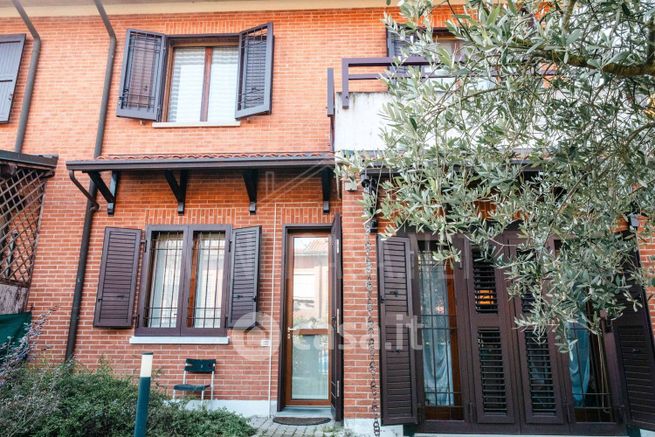 Casa bi/trifamiliare in residenziale in Via Primo Zecchi 11