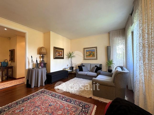 Appartamento in residenziale in Via Ghirada 1