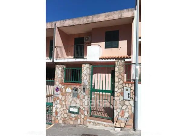 Villetta a schiera in residenziale in Via dei Ciclamini 11