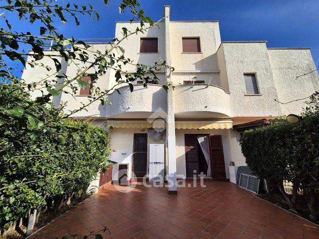 Villetta a schiera in residenziale in Via Scott 14