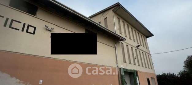 Capannone in commerciale in Via Cicogna 5