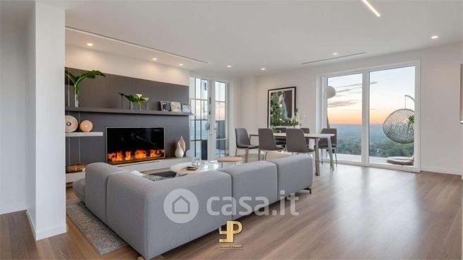 Appartamento in residenziale in Via dei Falconi